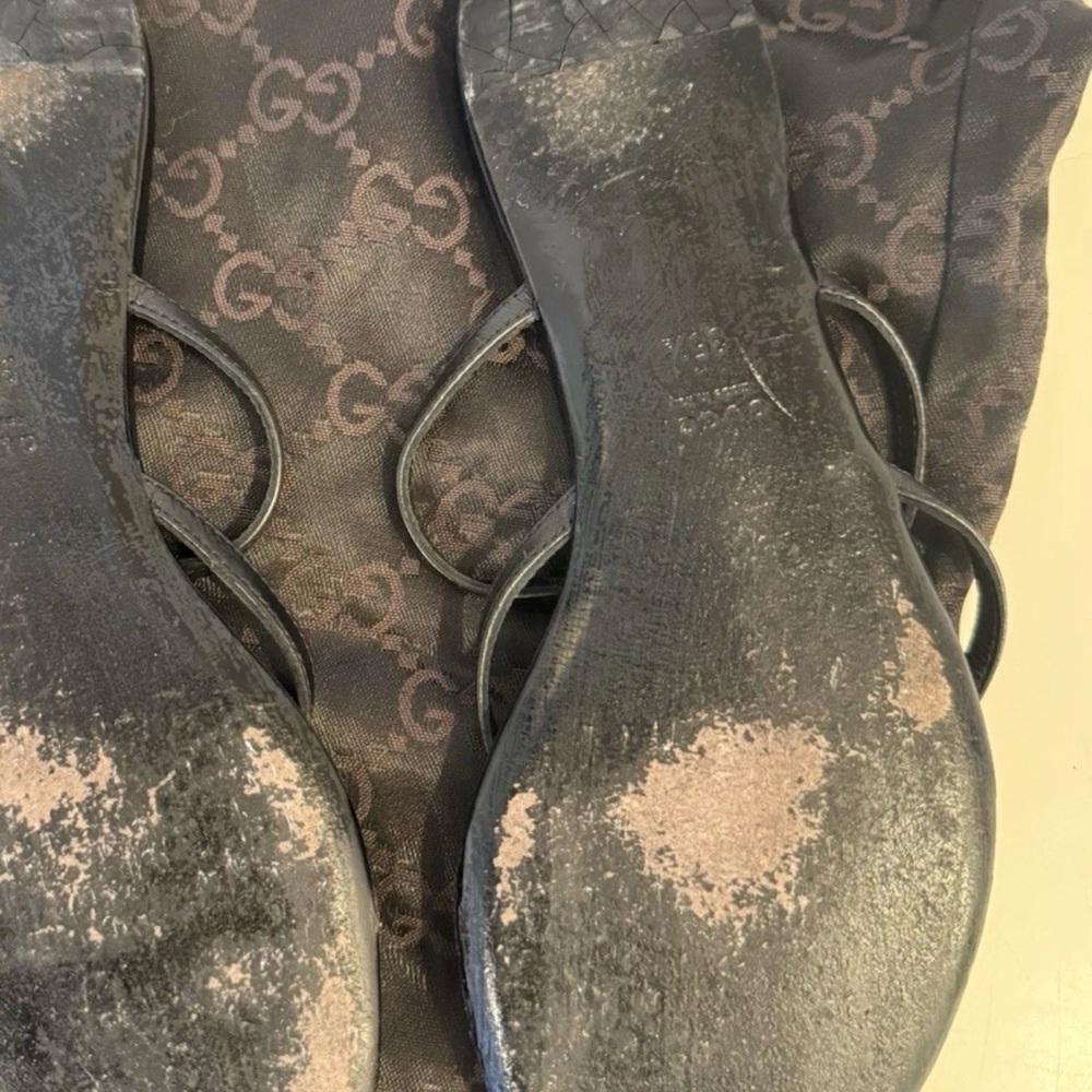 Authentic Gucci Black Slides with Gold Emblem Size 35.5 - Picture 4 of 4